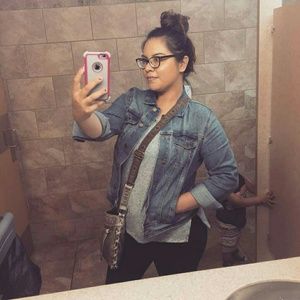 Meet your Posher, Julia